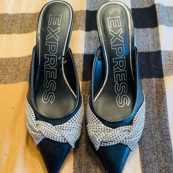 Express Shoes - 🦄 Express Women's Black and Silver Heels 🦄